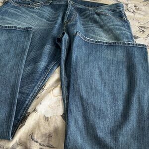 Lucky Brand Relaxed Fit Blue Jeans. Slim boot leg. Inseam 36